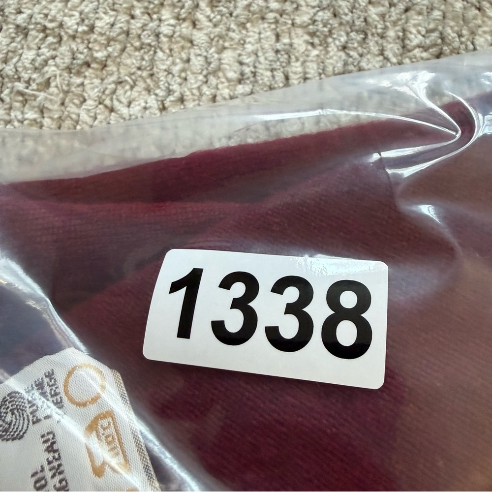 Parkhurst Pure Lambswool Burgundy V-Neck Sweater Vest Size M Made in Canada‎ - Picture 7 of 7